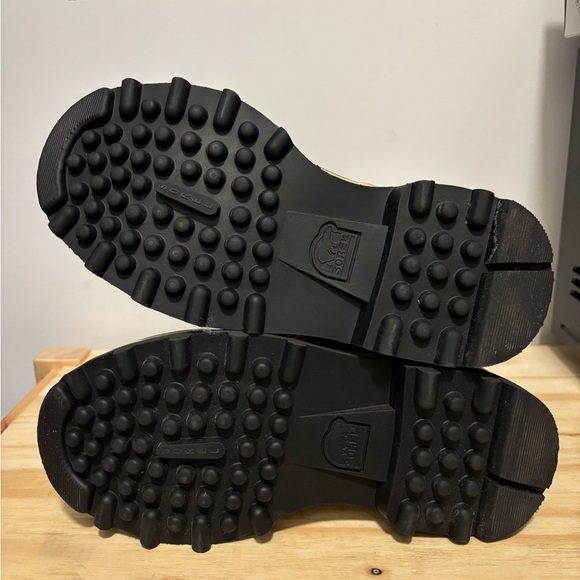 Sorel CARIBOU™ YOUTH WATERPROOF BOOT in Buff - Picture 4 of 5